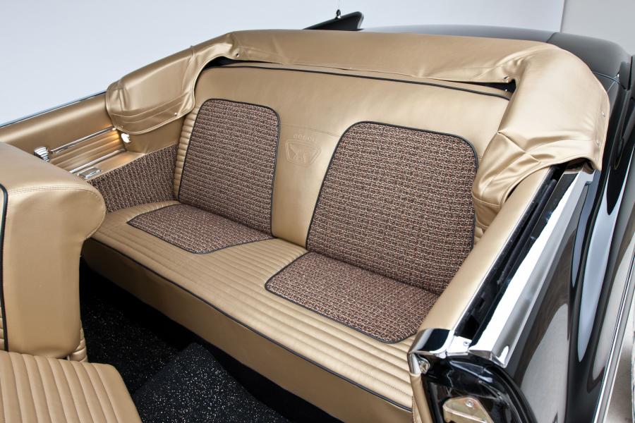 Интерьер DeSoto Fireflite Adventurer Convertible Coupe Design Study (S-24) 1956 года  (фото 4 из 29)